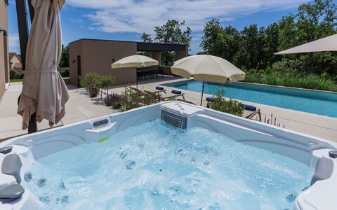 La Mari: Piscina, Recurso, Material Compuesto, Mueble Para Exteriores, Paraguas, Ocio, Eco Hotel, Silla, Planta De Casa