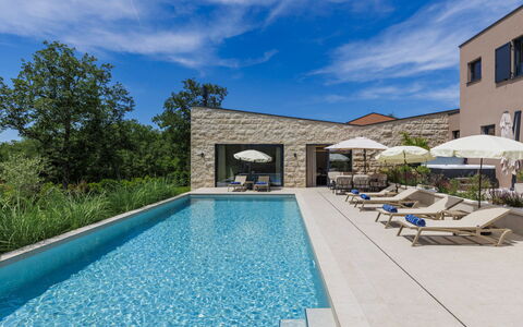 La Mari: Piscina, Arquitectura, Casa, Material Compuesto, Inmuebles, Recurso, Villa, Eco Hotel, Paisajismo, Casa De Campo