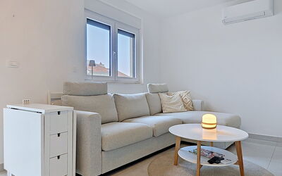 Trogir Okrug Gornji 326