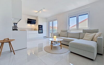 Trogir Okrug Gornji 326