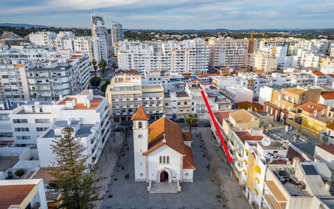 Ninho Do Mar: Fachada, Techo, Energía Solar, Sombra, Energía Solar, Cobertizo, Vía Muerta