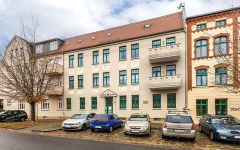 Scandinavian Business Apartment: Edificio, Ventana, Departamento, Fachada, Barrio, By, Carro Familiar, Condominio, Uso Mixto