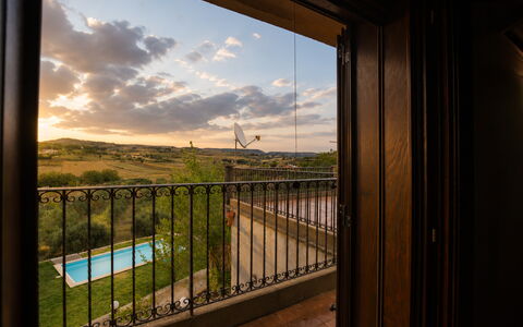 Villa Margi: Oscuridad, Noche, Puesta De Sol, Balcón, Amanecer, Marco De La Cama, Lecho, Habitación, Cama