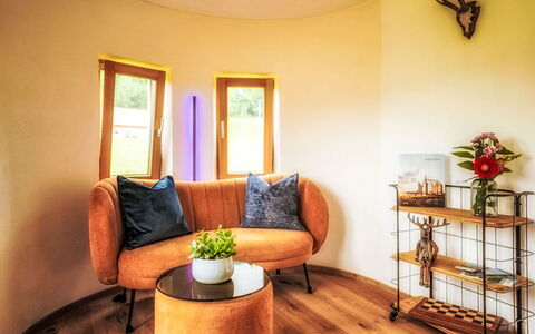 Boutique Tiny House: Madera, Diseño De Interiores, Manchas De Madera, Madera Dura, Barniz, Suelos De Madera, Sala