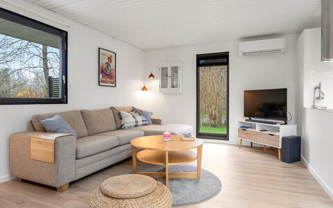 Arild - 700M from the Sea: Mueble, Madera, Diseño De Interiores, Piso, Suelo, Silla, Habitación, Techo, Sala, Departamento