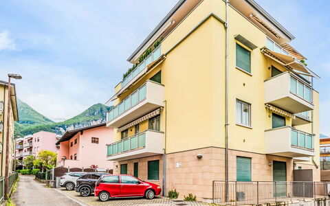 Family and Friends: Departamento, Barrio, Arquitectura, Barrio Residencial, Asentamientos Humanos, Diseño Urbano, Balcón, Condominio, Suburbio