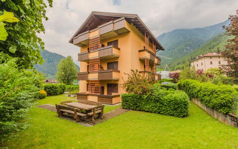 Ginepro: Balcón, Pueblo De Montaña, Valle, Inmuebles, Casa De Campo, Villa, Hotel, Eco Hotel