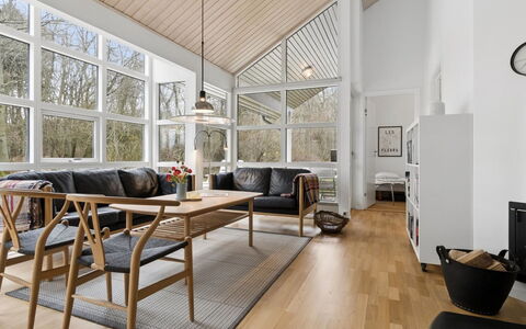 Aarre - 1Km from the Sea: Piso, Diseño De Interiores, Madera, Techo, Mueble, Suelos De Madera, Suelo, Sofá, Sala, Encendiendo