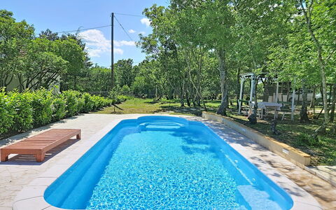 Country Pleasures Cottage: Azul, Piscina, Material Compuesto, Ocio, Jardín, Recurso, Sombra, Paisajismo, Patio Interior, Eco Hotel