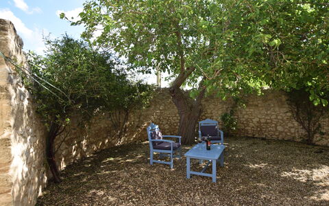 Villa Fontanazza: Sombra, Mueble Para Exteriores, Jardín, Silla, Patio Interior, Sombra