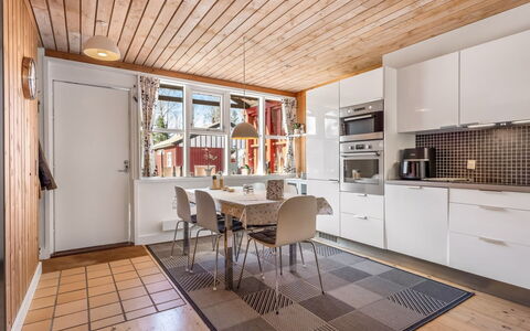 Eivi - 200M from the Sea: Mueble, Madera, Diseño De Interiores, Piso, Suelo, Silla, Habitación, Techo, Sala, Departamento