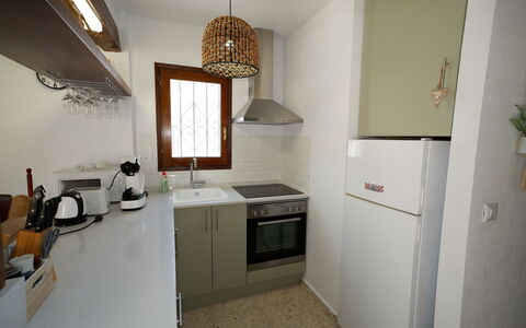 Rincón del Sol: Cocina, Aparato De Cocina, Mostrador, Electrodoméstico, Diseño De Interiores, Piso, Mueble, Madera, Gabinetes, Electrodoméstico