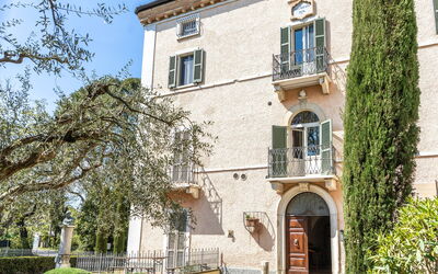 Serafini Holiday Home