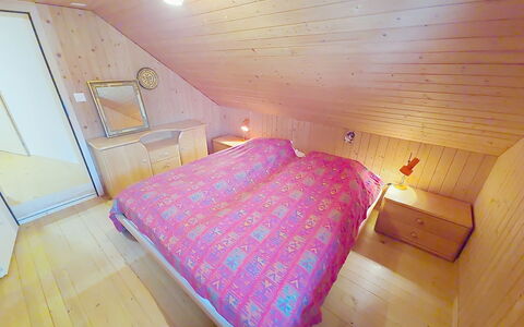 Rüttimätteli: Madera, Habitación, Suelo, Piso, Cama, Diseño De Interiores, Habitación, Techo, Suelos De Madera, Sábana