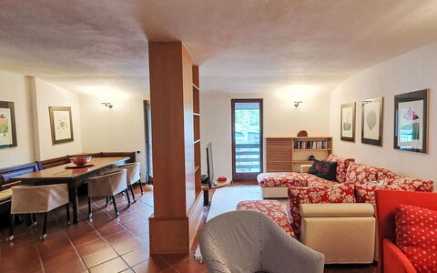 La Marmotta: Mueble, Madera, Mueble Para Exteriores, Mesa, Mesa Al Aire Libre, Silla, Cocina Y Comedor Mesa, Cubierta, Madera Dura, Porche