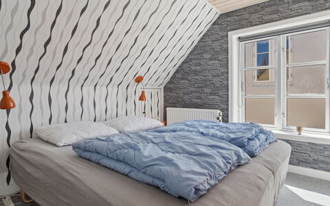 Cedomir - 400M from the Sea: Madera, Habitación, Diseño De Interiores, Casa, Lecho, Linos, Techo, Cama, Sábana, Ático