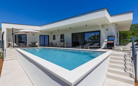 Florinda: Piscina, Material Compuesto, Hormigón, Diseño, Villa, Loseta