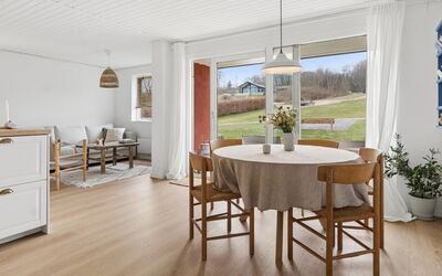 Maksimilian - 300M from the Sea