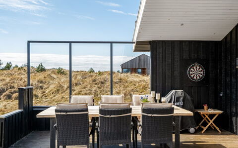 Steinunn - 600M from the Sea: Mueble, Madera, Diseño De Interiores, Piso, Suelo, Silla, Habitación, Techo, Sala, Departamento