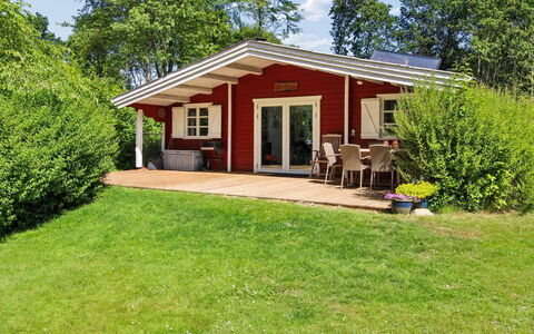 Jalina - 30Km from the Sea: Mueble, Mueble Para Exteriores, Vajilla, Mesa, Drinkware, Silla, Mesa Al Aire Libre, Comida, Botella
