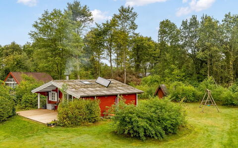 Jalina - 30Km from the Sea: Hierba, Casa, Techo, Cabaña, Arbusto, Área Rural, El Terreno Del Lote, Casa, Jardín