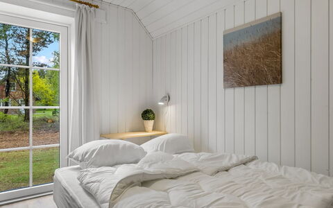 Ullamaj - 700M from the Sea: Madera, Habitación, Piso, Suelo, Techo, Diseño De Interiores, Cama, Sábana, Lecho, Linos