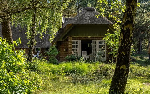 Ullamaj - 700M from the Sea: Vegetación, Cubrir Con Paja, Techo, Casa, Cabaña, Arbusto, Área Rural, Casa, Planta De La Comunidad, Jardín