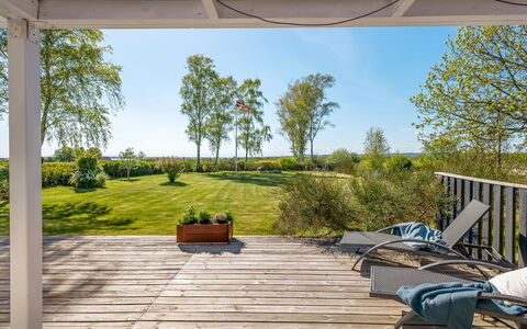 Niels - 1.3Km from the Sea: Jardín, Arbusto, El Terreno Del Lote, Sombra, Mueble Para Exteriores, Silla, Cubierta, Paisajismo, Eco Hotel