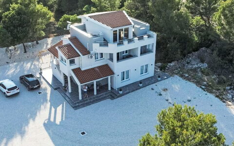 Zadar 678: Casa, Inmuebles, Entrada De Coches, Mansión, Villa