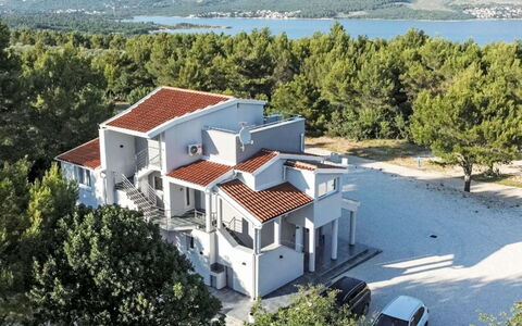 Zadar 678: Casa, Inmuebles, Villa, Entrada De Coches, Mansión