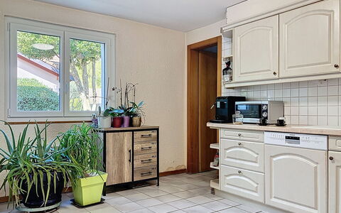 Le Mas Chablais: Madera, Gabinetes, Mueble, Piso, Diseño De Interiores, Cocina, Mostrador, Suelo, Cajón, Aparato De Cocina
