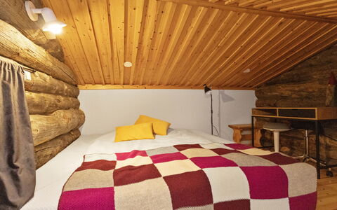 Rukan Kivikelo: Diseño De Interiores, Madera, Habitación, Mueble, Cama, Techo, Piso, Suelo, Habitación, Encendiendo