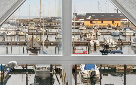 Pejo - 10M from the Sea: Centro De Deportes Acuáticos, Barco, Watercraft, Mástil, Puerto, Muelle, Arquitectura Naval, Puerto, Barcos Y Canotaje - Efectos Y Equipo, Velero