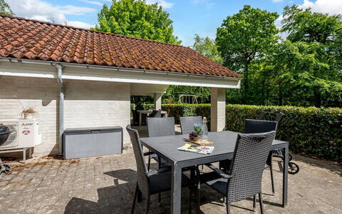 Antoinetta - 350M from the Sea: Mueble Para Exteriores, Mueble, Mesa Al Aire Libre, Sombra, Silla, Cocina Y Comedor Mesa, Patio, Jardín, Estructura Al Aire Libre, Paisajismo