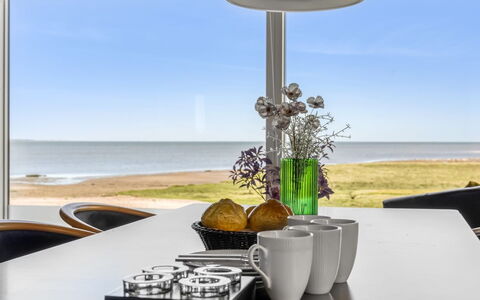 Nadua - 25M from the Sea: Mueble, Diseño De Interiores, Mesa, Cocina Y Comedor Mesa, Mar, Silla, Comedor, Oceano, Mesa De Café, Material Natural