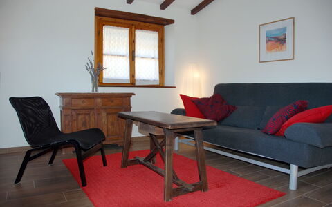 Casa Chimera: Mueble, Piso, Diseño De Interiores, Madera, Suelo, Sofá, Habitación, Marco, Sala, Suelos De Madera