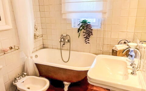 Il Sogno Toscano: Piso, Arreglo De Tubería, Diseño De Interiores, Baño, Suelo, Plomería, Grifo, Bañera, Lavabo, Lavabo Del Baño