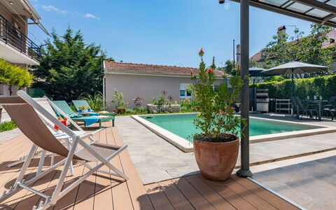 Dolores: Departamento, Balcón, Condominio, Hotel, Recurso, Ciudad De Vacaciones, Hacienda, Villa, Balneario