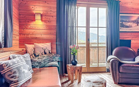 Chalet Kitzsteinhorn: Mueble, Madera, Diseño De Interiores, Casa, Suelos De Madera, Encendiendo, Suelo, Piso, Sala, Habitación