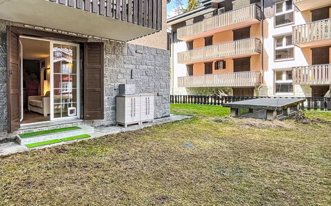 Villa Adele: Agua, Árbol, Piscina, Recurso, Jardín, Eco Hotel, Sombra, Paisajismo, Zona Tropical