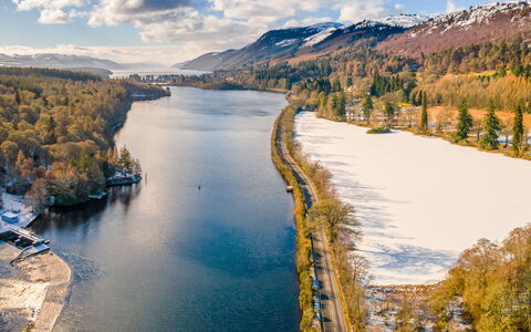 Loch Ness Lodge: Agua, Los Recursos Hídricos, Cuerpo De Agua, Naturaleza, Paisaje Natural, Corriente De Agua, Camino Acuático, Canal, Banco, Paisaje