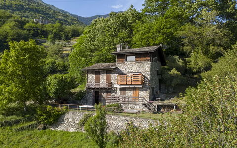 Carla & Ninni: Casa, Área Rural, Asentamientos Humanos, Cabaña, Pueblo, Pueblo De Montaña, Casa De Campo