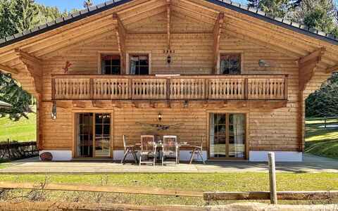 La Suisse Normande: Techo, Cabaña, Casa, Inmuebles, Porche, Cuarto De Troncos, Casa De Campo, Madera Dura, Vía Muerta, Diseño
