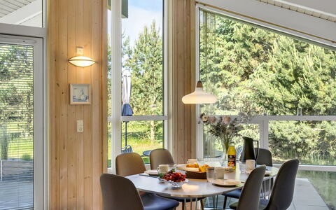 Ilya - 900M from the Sea: Diseño De Interiores, Mueble, Madera, Piso, Techo, Cocina Y Comedor Mesa, Lámpara, Comedor, Suelo, Silla