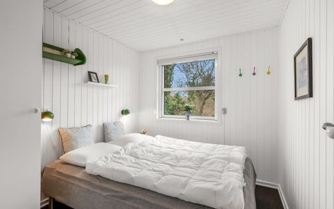 Ascan - 300M to the Fjord: Madera, Habitación, Piso, Suelo, Sábana, Lecho, Cama, Casa, Marco De La Cama, Techo