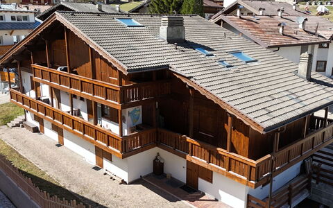 Casa Arnica: Piscina, Hotel, Balcón