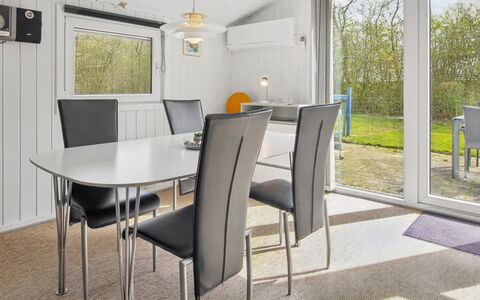 Brunhild - 29Km from the Sea: Diseño De Interiores, Piso, Mueble, Techo, Suelo, Cocina Y Comedor Mesa, Habitación, Silla, Comedor, Planta De Casa