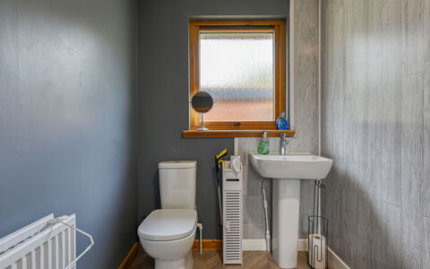 The New House: Pared, Piso, Arreglo De Tubería, Suelo, Baño, Baño, Asiento Del Baño, Material Compuesto, Plomería