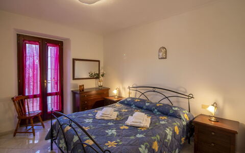 Gli Ulivi: Pared, Habitación, Diseño De Interiores, Suelo, Piso, Cama, Mueble, Sábana, Linos, Habitación