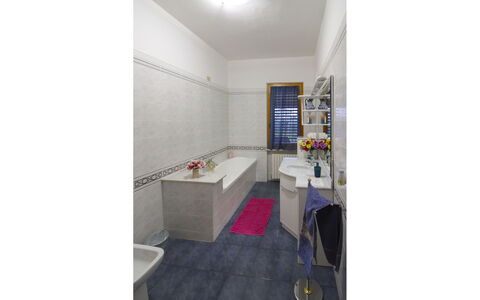 Gli Ulivi: Piso, Suelo, Diseño De Interiores, Arreglo De Tubería, Loseta, Plomería, Habitación, Baño, Lavabo, Grifo